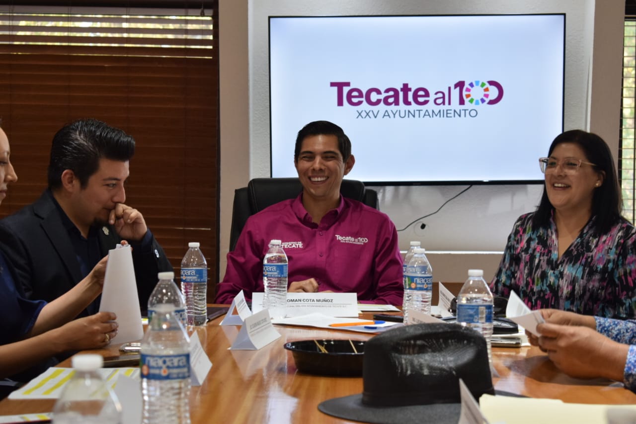 Instala Román Cota el consejo municipal de catastro inmobiliario en Tecate