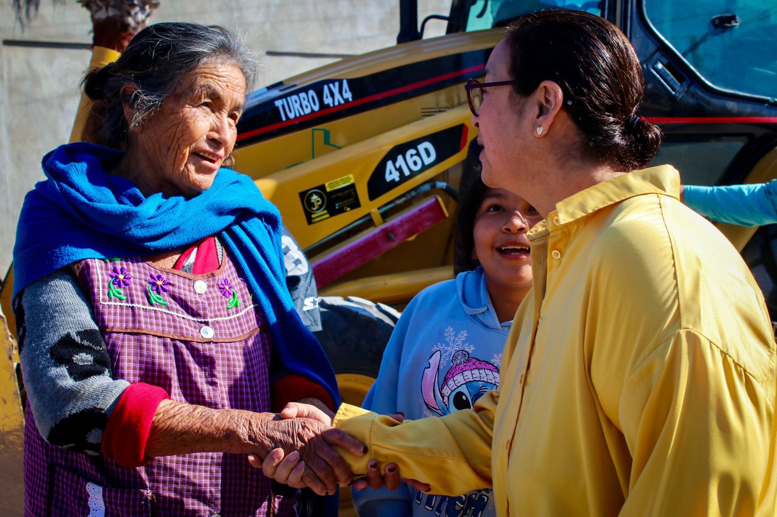 Inaugura Rocio Adame calle Guadalajara en colonia constitución