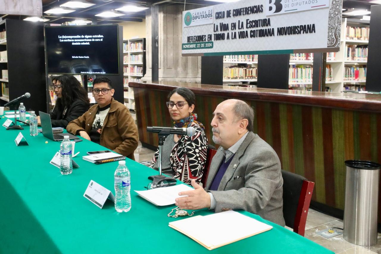 Realizan el ciclo de conferencias “La vida en la escritura: Reflexiones en torno a la vida cotidiana novohispana”