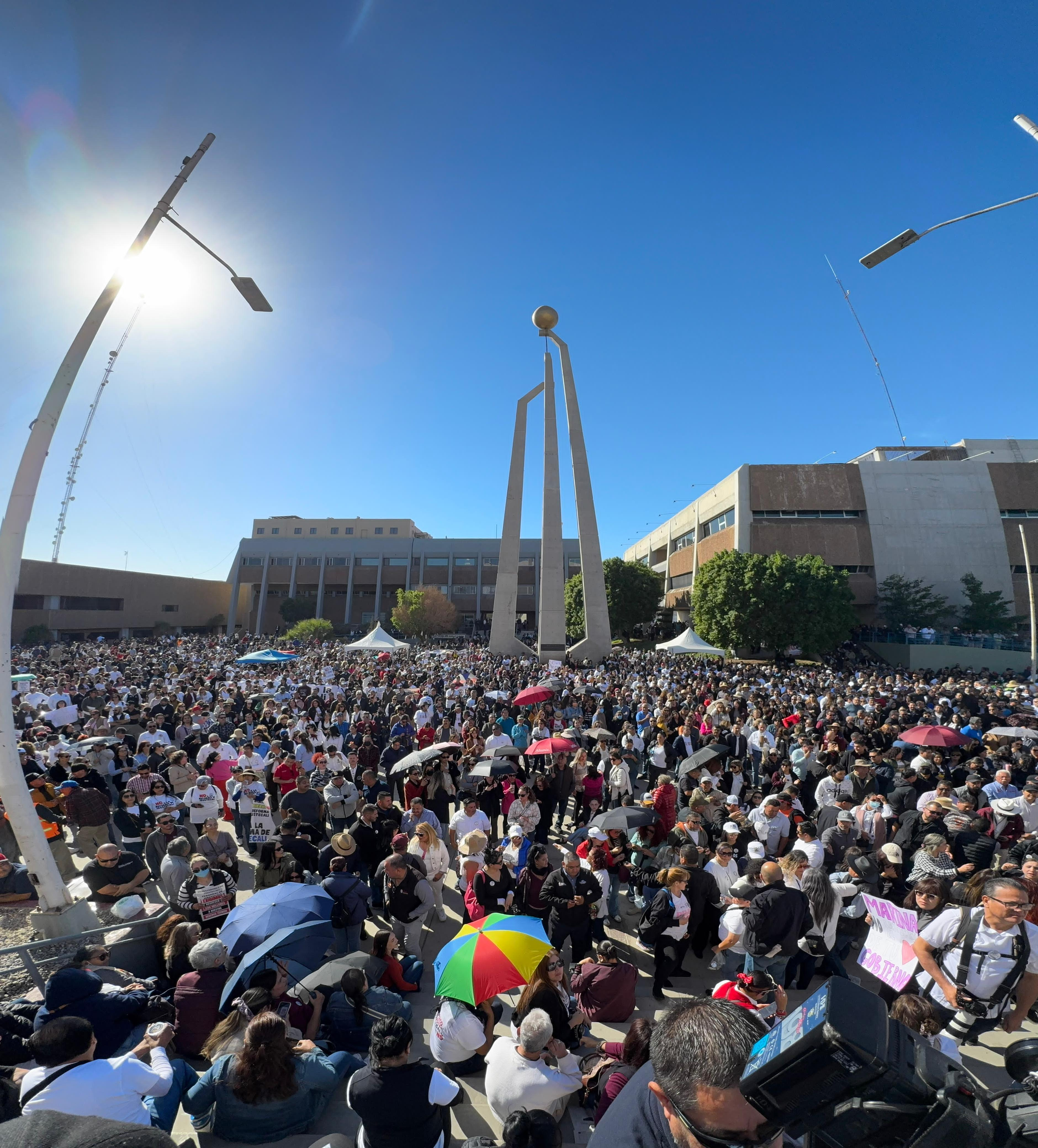 DEMUESTRA DIRIGENCIA ESTATAL DE BUROCRACIA; ALDRETE CASARÍN, LIDERAZGO EN CONTRA DE LA PRETENDIDA REFORMA A ISSSTECALI