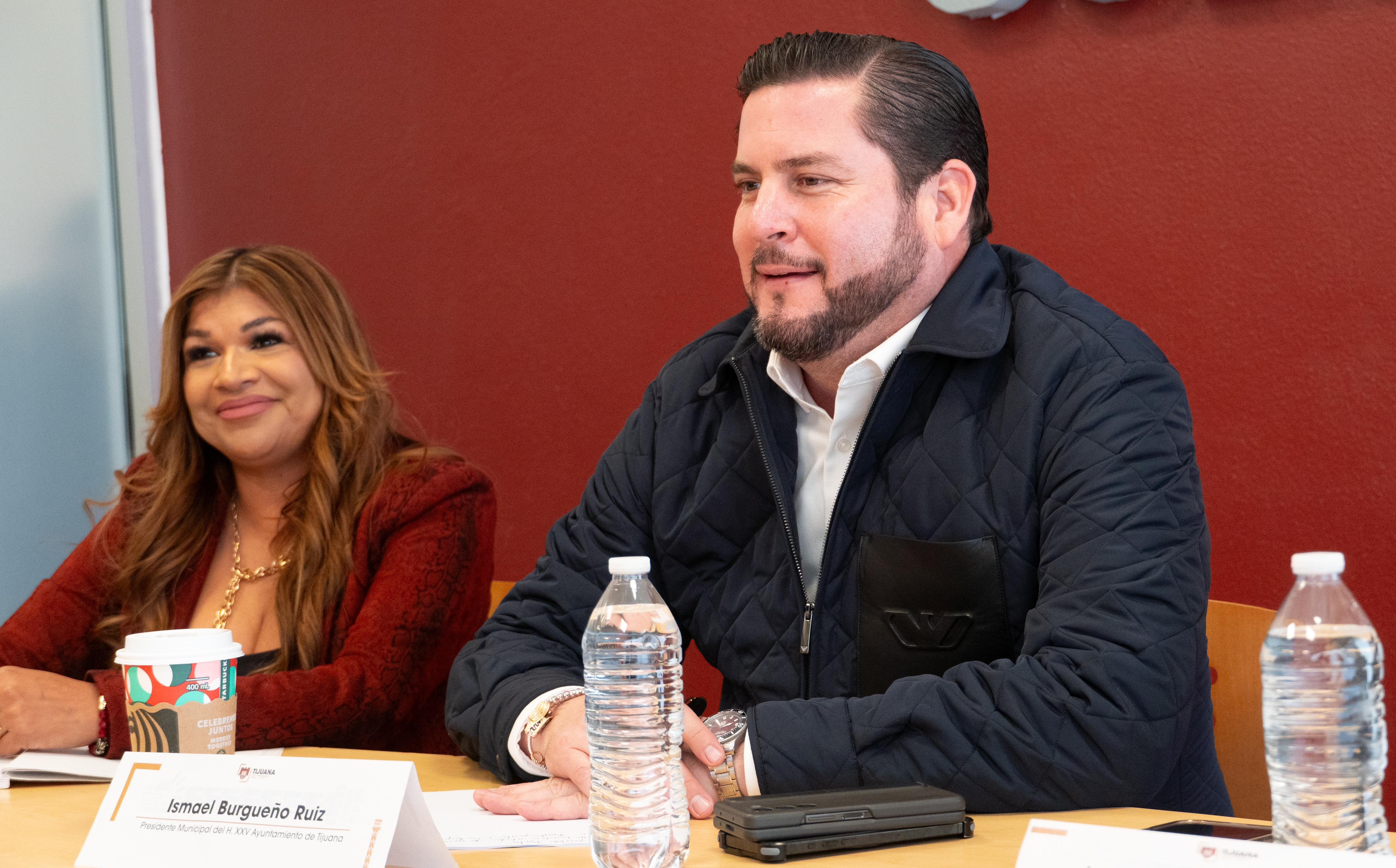 Atiende presidente Ismael Burgueño Ruiz a residentes de cerro colorado en el “miércoles de delegación”