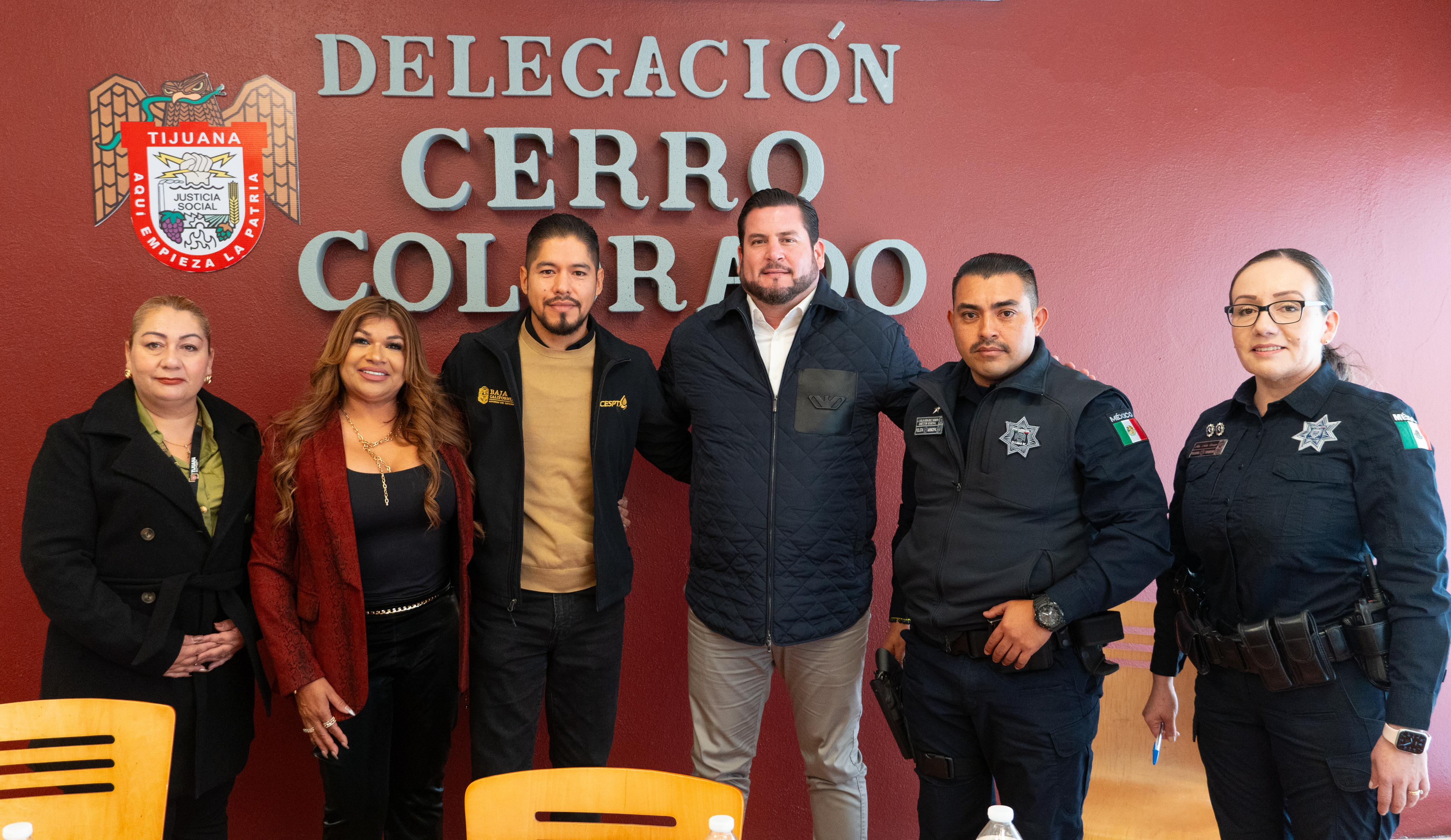 ATIENDE PRESIDENTE ISMAEL BURGUEÑO RUIZ A RESIDENTES DE CERRO COLORADO EN EL “MIÉRCOLES DE DELEGACIÓN”