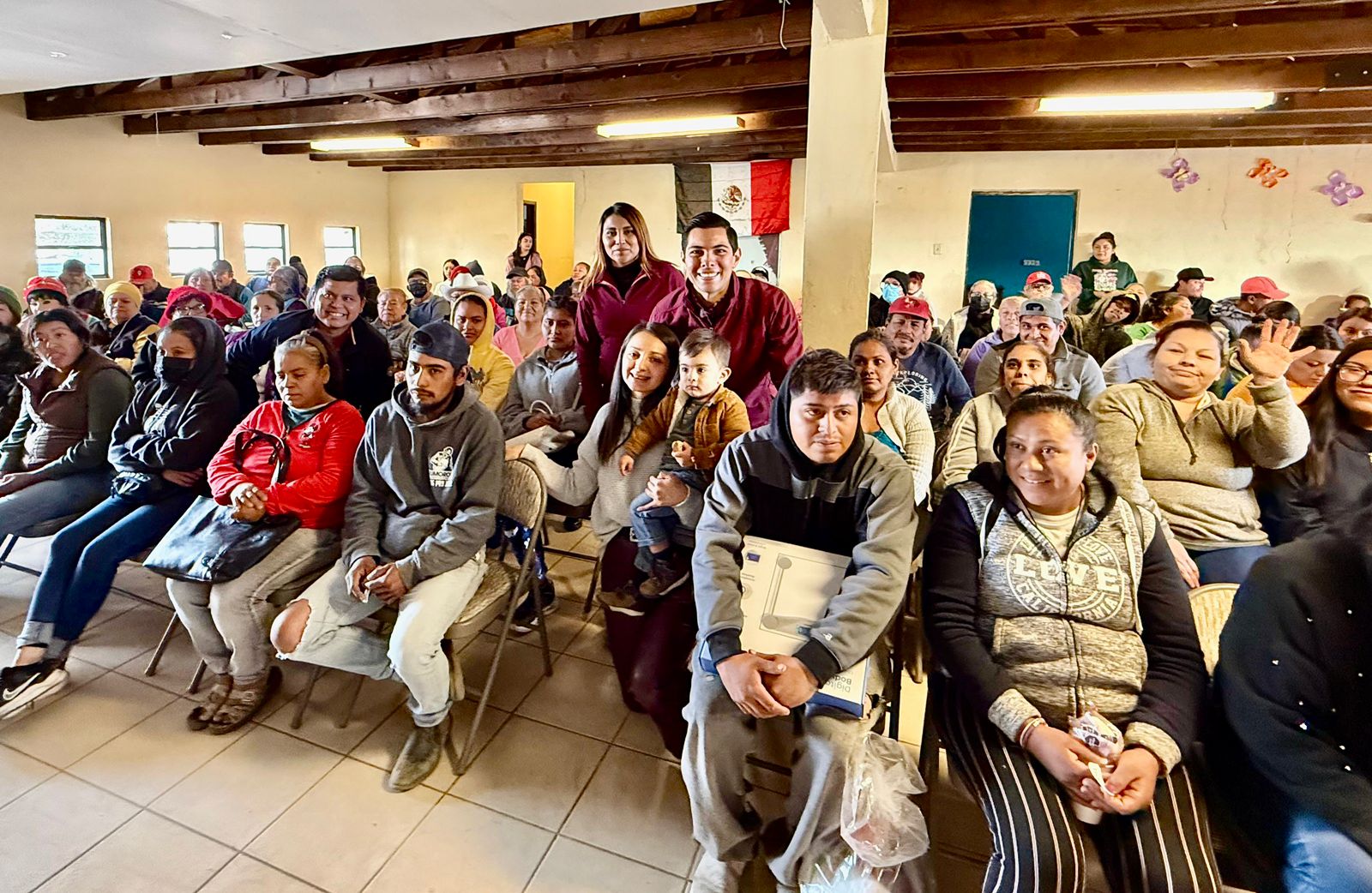 DIF MUNICIPAL DE TECATE LLEVA CALIDEZ Y ALEGRÍA A LA RUMOROSA CON LA BRIGADA DE INVIERNO