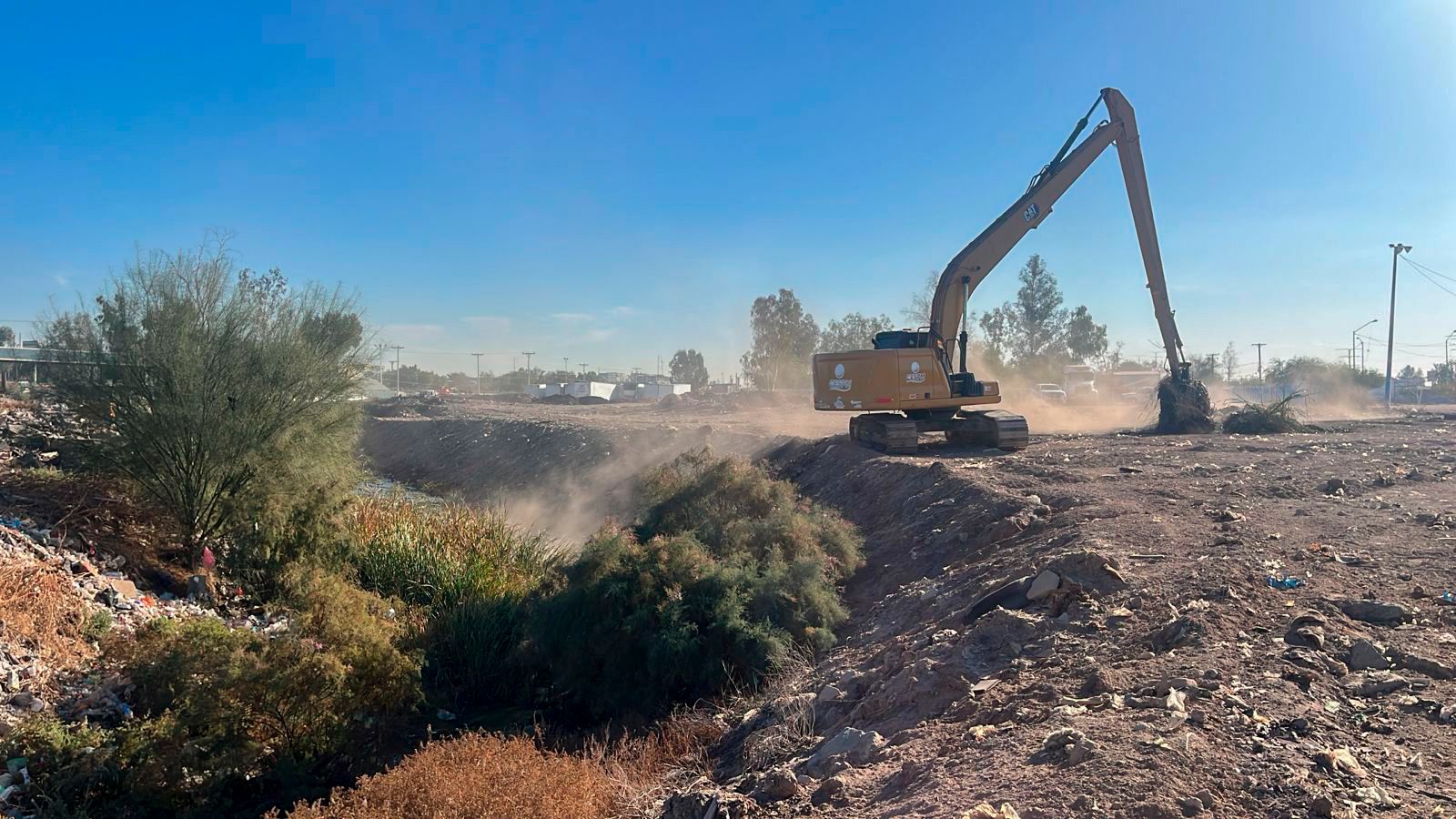 CESPM DA CONTINUIDAD AL PROGRAMA DE DESAZOLVE DE DRENES PLUVIALES EN MEXICALI