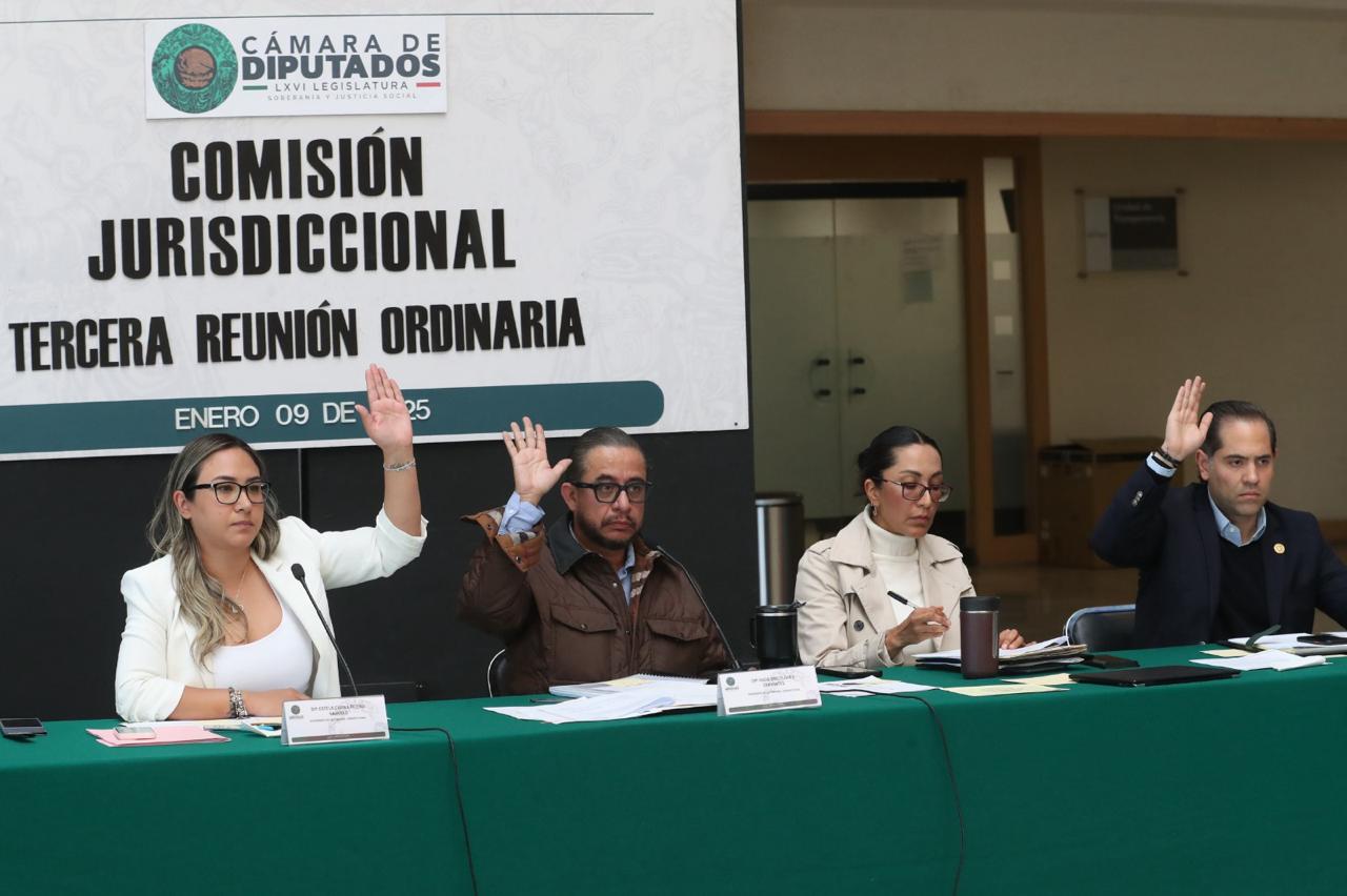 Comisión Jurisdiccional retoma iniciativa sobre juicio político y declaración de procedencia; crea grupo de trabajo para su análisis