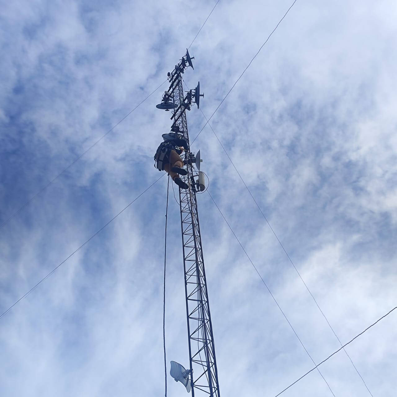 REALIZA CESPT TRABAJOS DE TELEMETRÍA EN EL SISTEMA VALPARAÍSO Y DEJA EQUIPOS OPERANDO AUTOMÁTICAMENTE