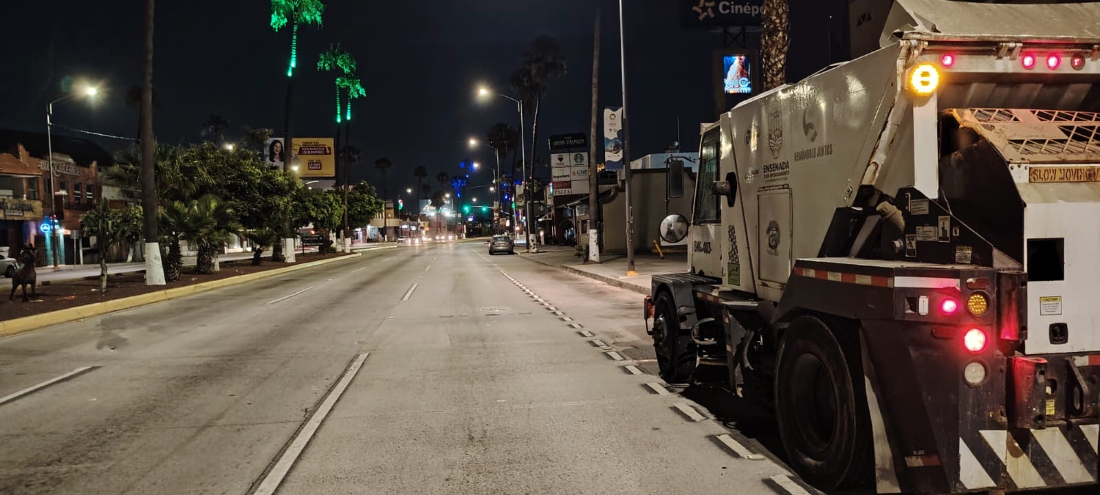 Continúan trabajos nocturnos de barrido mecánico en la Zona Centro
